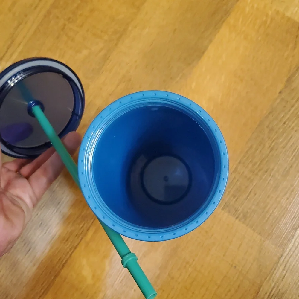 Starbucks 2022‎ Color Changing Blue Berry Corsage Christmas Floral Tumbler 24oz